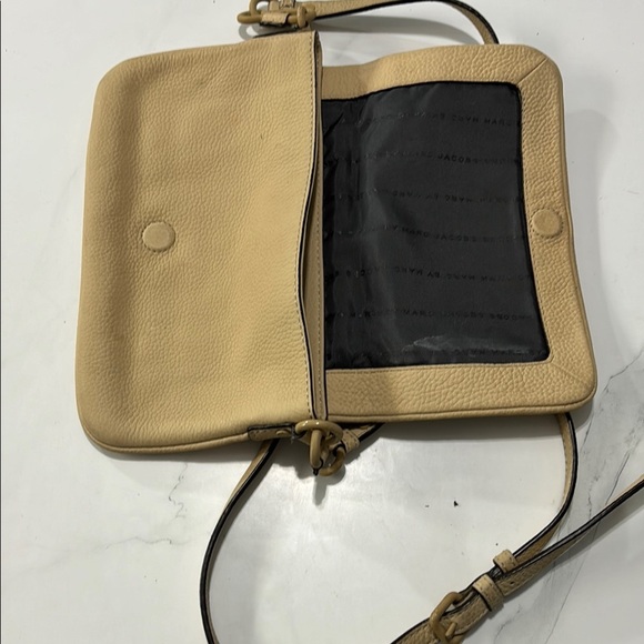 Marc by Marc Jacobs Tan Leather Crossbody Bag - Picture 3 of 4